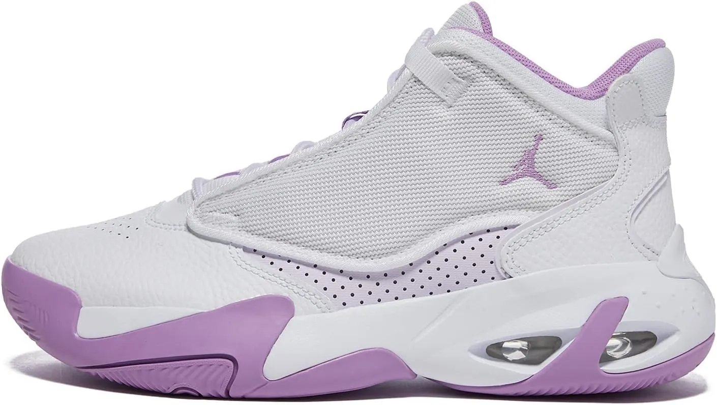 Jordan Boy's Max Aura 4 (Big Kid) White/Rush Fuchsia/Barely Grape 7 Big Kid M
