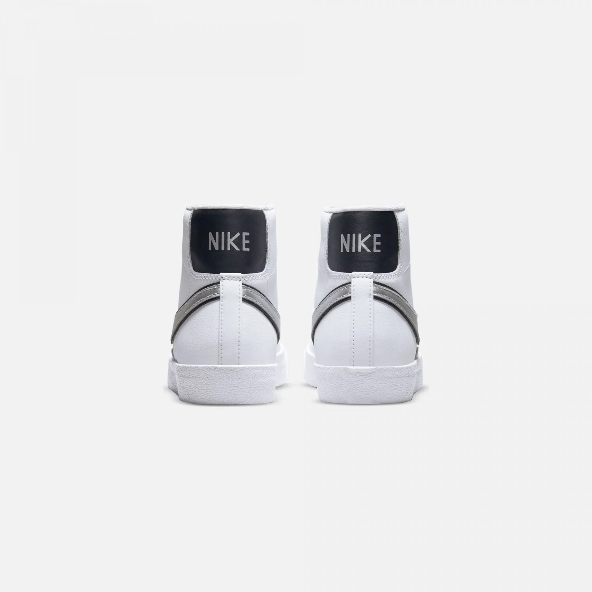 Nike | WMN'S BLAZER MID'77 ESSENTIAL