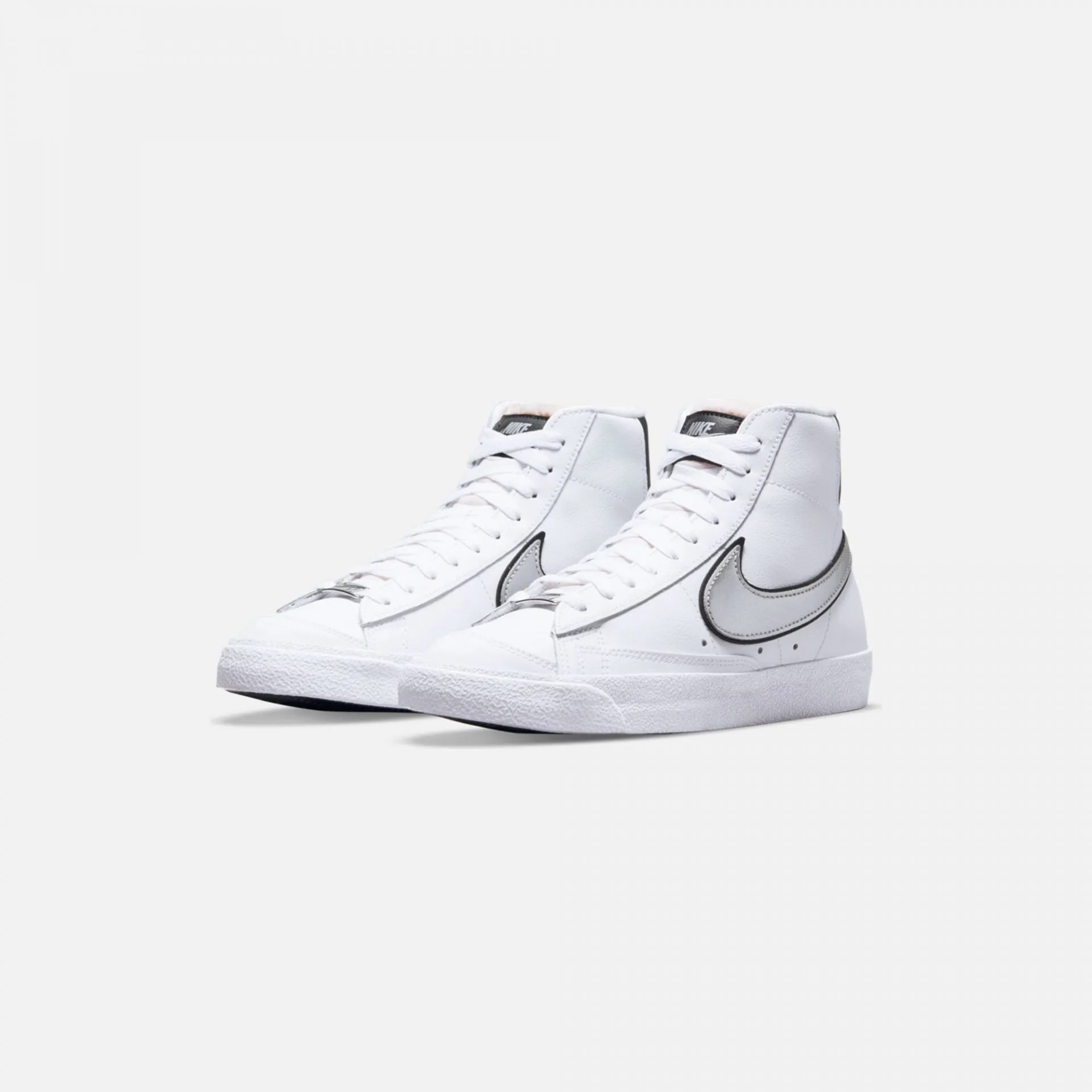 Nike | WMN'S BLAZER MID'77 ESSENTIAL